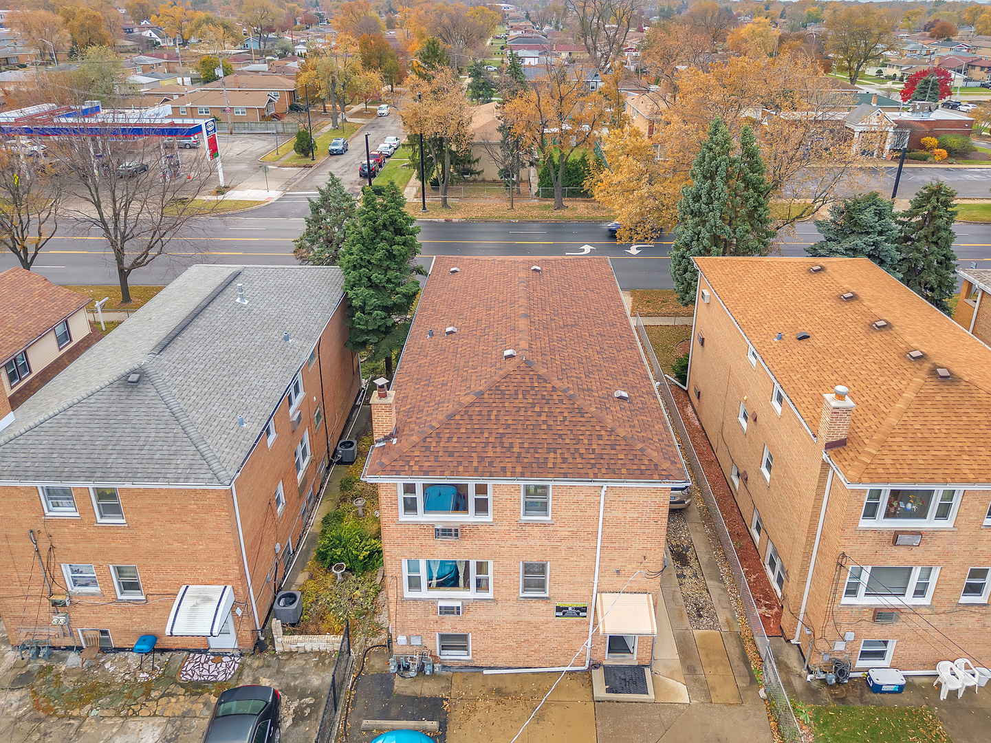 6048 West 79th Street Burbank, IL 60459 - Photo 2 of 34 an aerial view of a house
