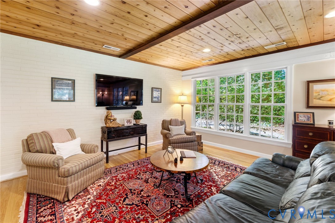 102 Raven Rock Road Henrico, VA 23229 - Photo 6 of 51 Plenty of recessed lighting too.