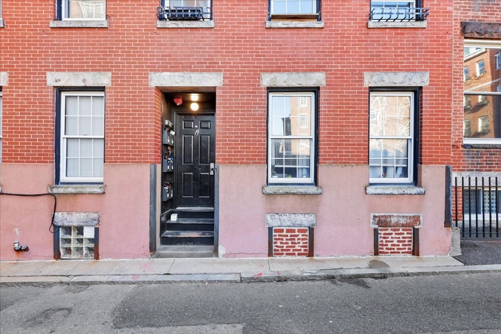 19 Harris Street, Unit 5 Boston, MA 02113 - Photo 2 of 13