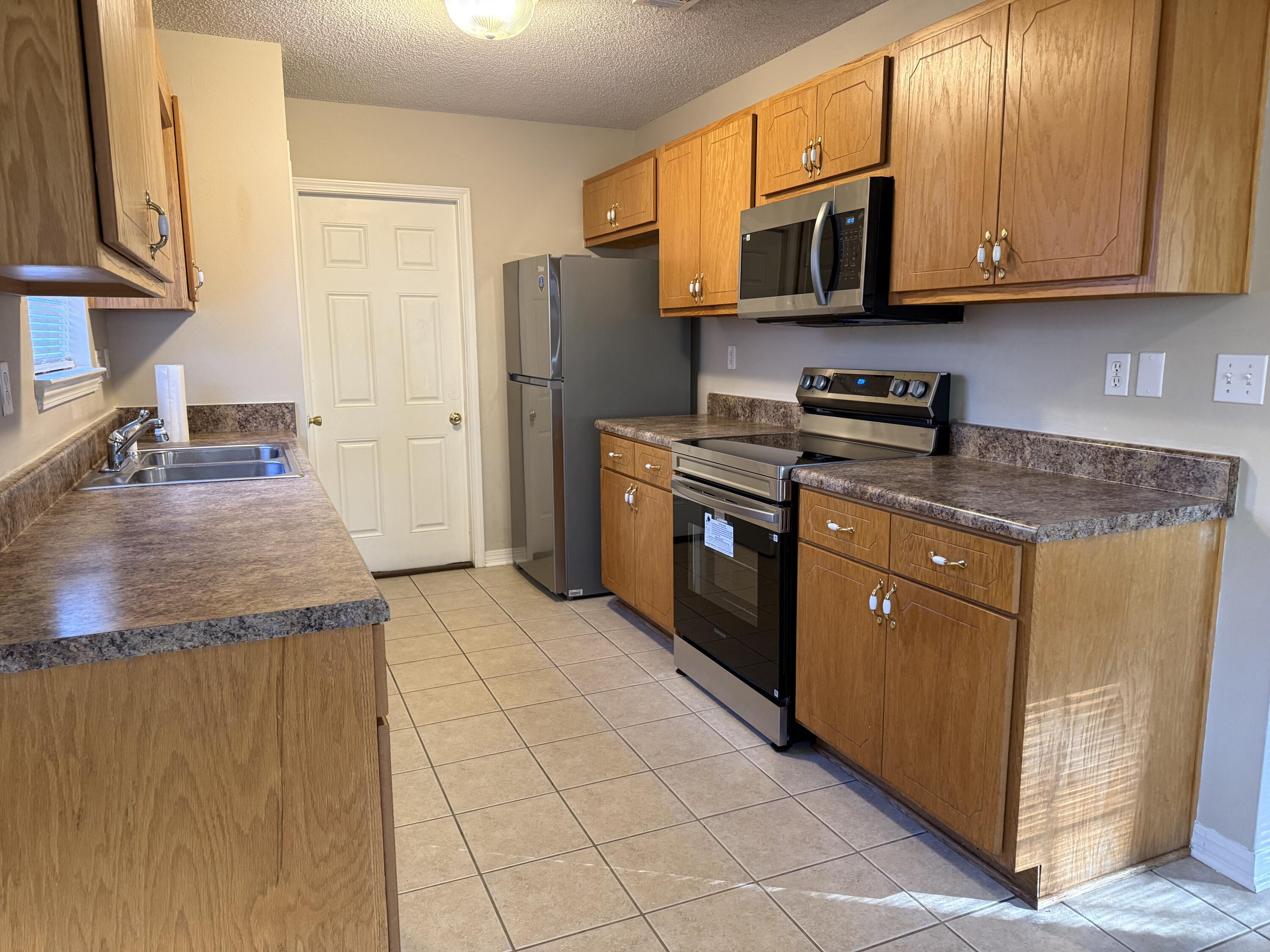 192 Mary Lane Crestview, FL 32536 - Photo 11 of 29 IMG_9306