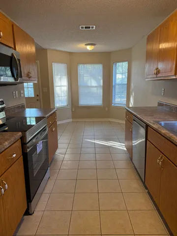 $1,725 | 192 Mary Lane, Crestview, FL 32536