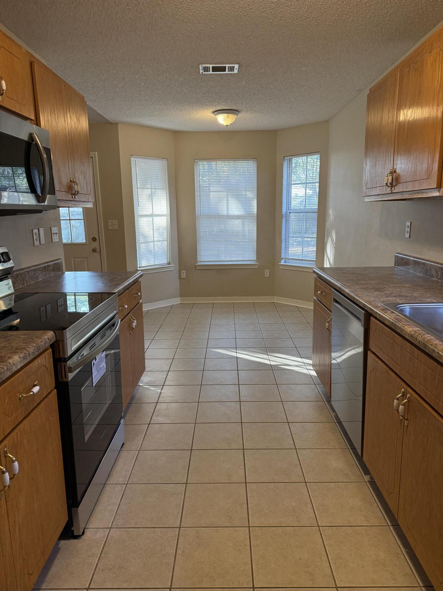 192 Mary Lane Crestview, FL 32536 - Photo 14 of 29 IMG_9321