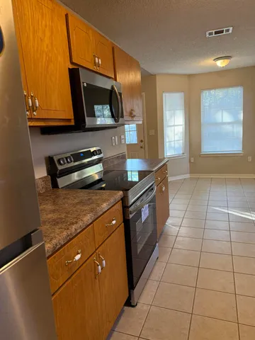 $1,725 | 192 Mary Lane, Crestview, FL 32536