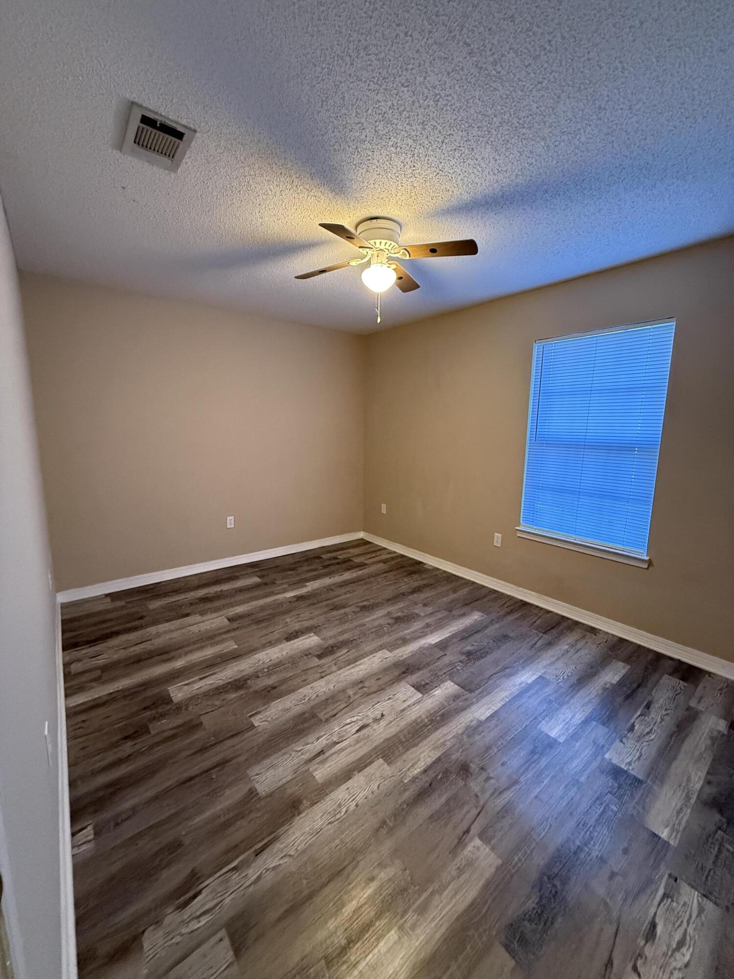 192 Mary Lane Crestview, FL 32536 - Photo 17 of 29 IMG_9335