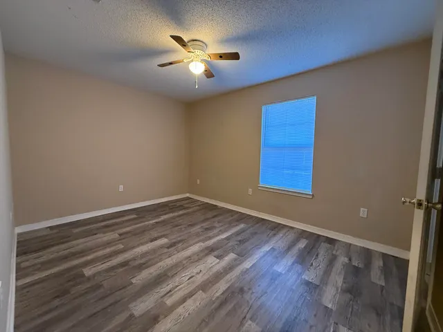 $1,725 | 192 Mary Lane, Crestview, FL 32536