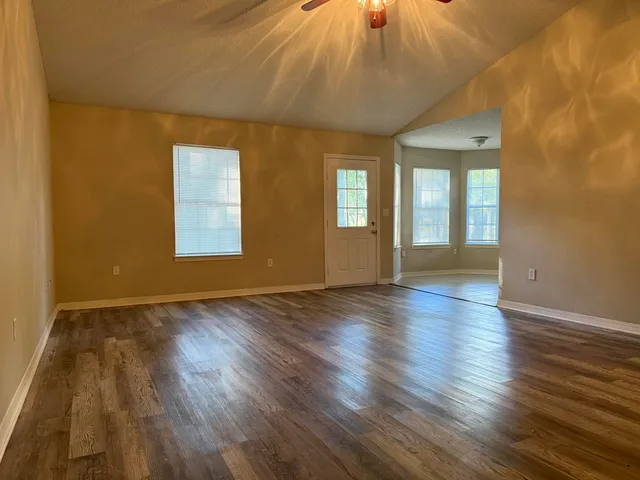 $1,725 | 192 Mary Lane, Crestview, FL 32536