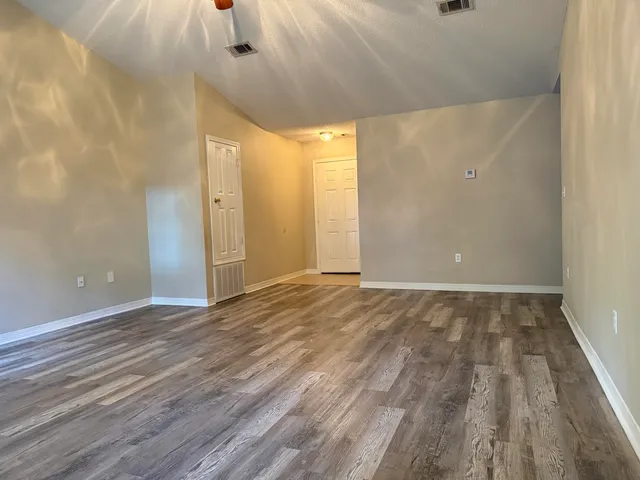 $1,725 | 192 Mary Lane, Crestview, FL 32536