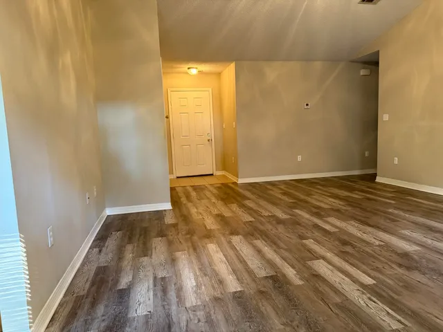 $1,725 | 192 Mary Lane, Crestview, FL 32536