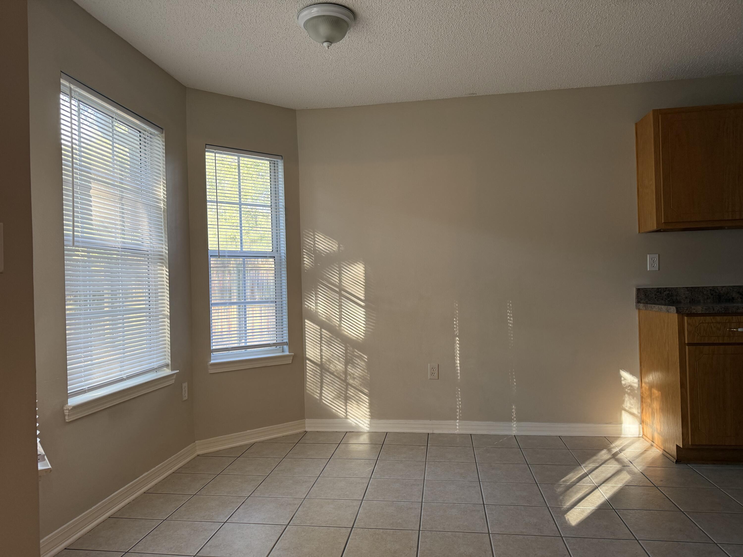 192 Mary Lane Crestview, FL 32536 - Photo 8 of 29 IMG_9303