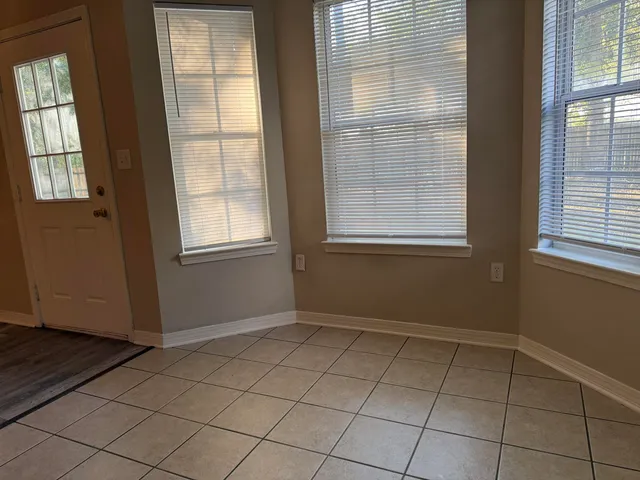 $1,725 | 192 Mary Lane, Crestview, FL 32536