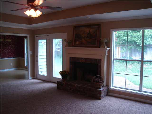 419 Friday Harbour Ridgeland, MS 39157 - Photo 3 of 13 Den with fireplace