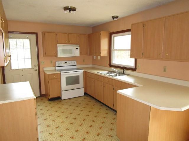 22 Amanda Way Mashpee, MA 02649 - Photo 5 of 15 IMG_0203
