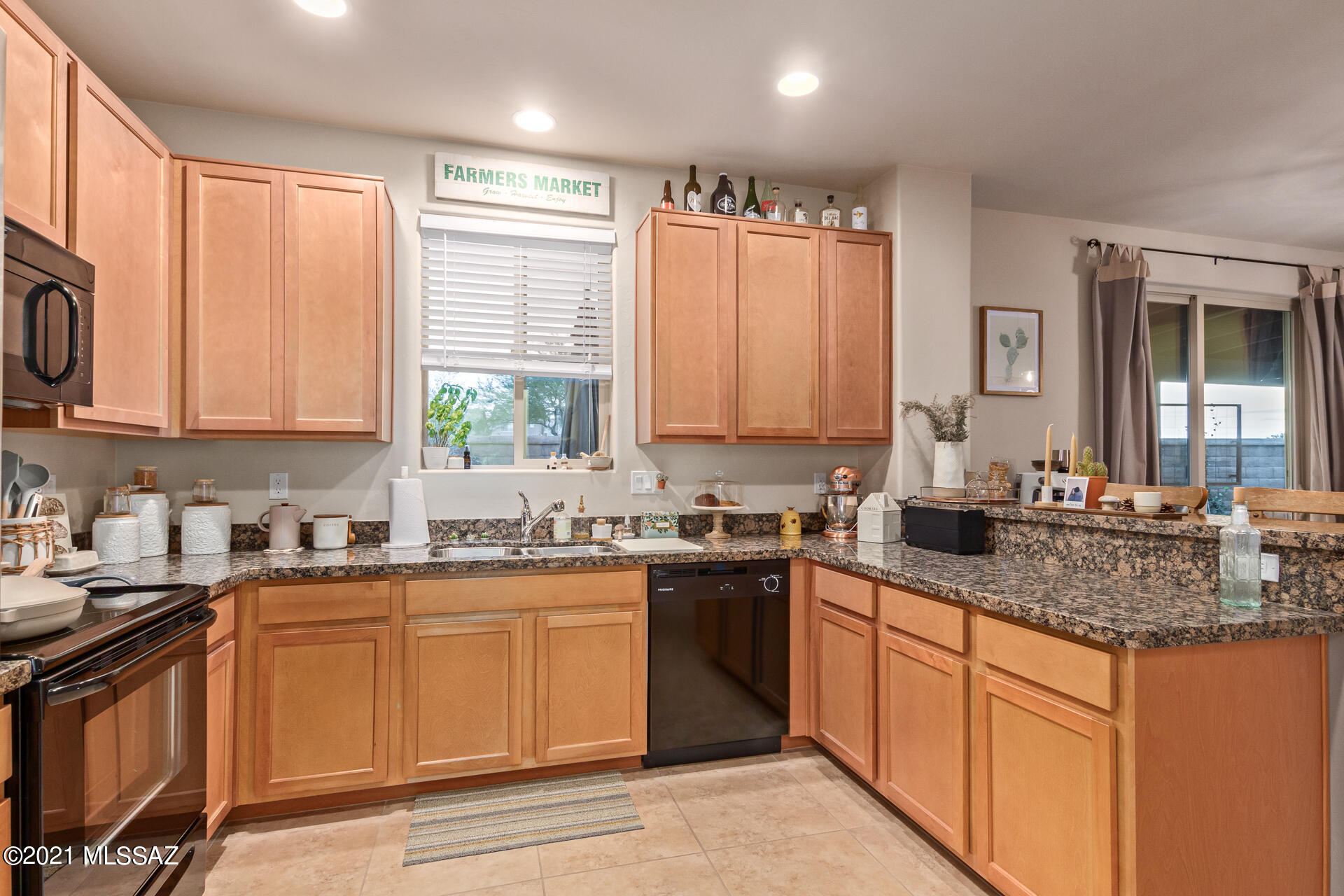 10564 East Marchetti Loop Tucson, AZ 85747 - Photo 10 of 28