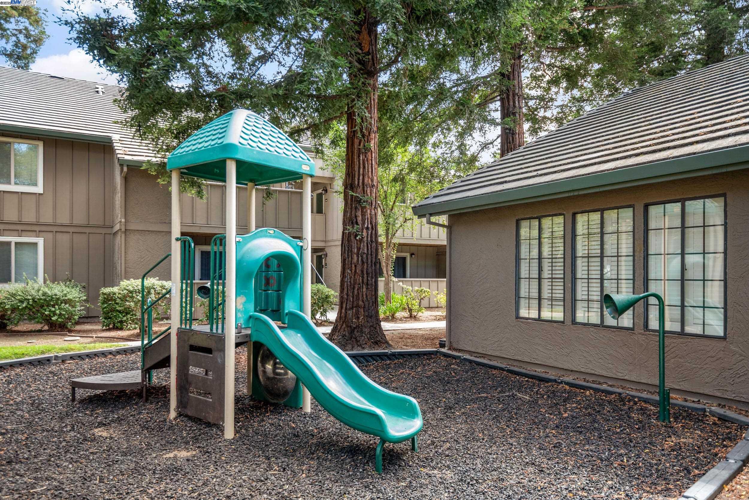 2193 Lakeview Circle Pittsburg, CA 94565 - Photo 25 of 29