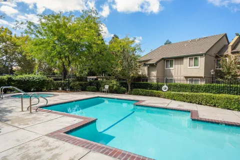 $279,000 | 2193 Lakeview Circle, Pittsburg, CA 94565