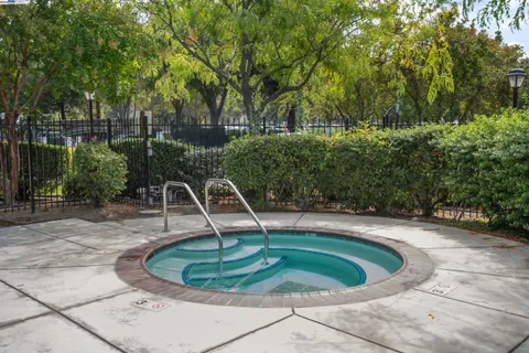 $279,000 | 2193 Lakeview Circle, Pittsburg, CA 94565