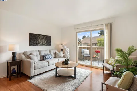 $279,000 | 2193 Lakeview Circle, Pittsburg, CA 94565