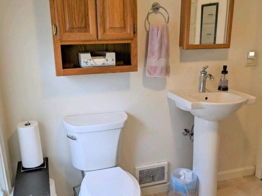 129 River Road Brunswick, ME 04011 - Photo 14 of 23 129 river bath up 2