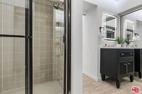 $7,495,000 | 515 North Roxbury Drive, Beverly Hills, CA 90210