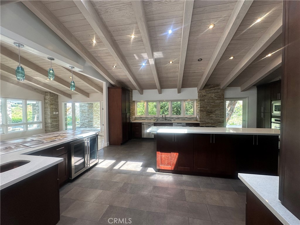 60 Crest Road East Rolling Hills, CA 90274 - Photo 7 of 23 Grand luxury kitchen