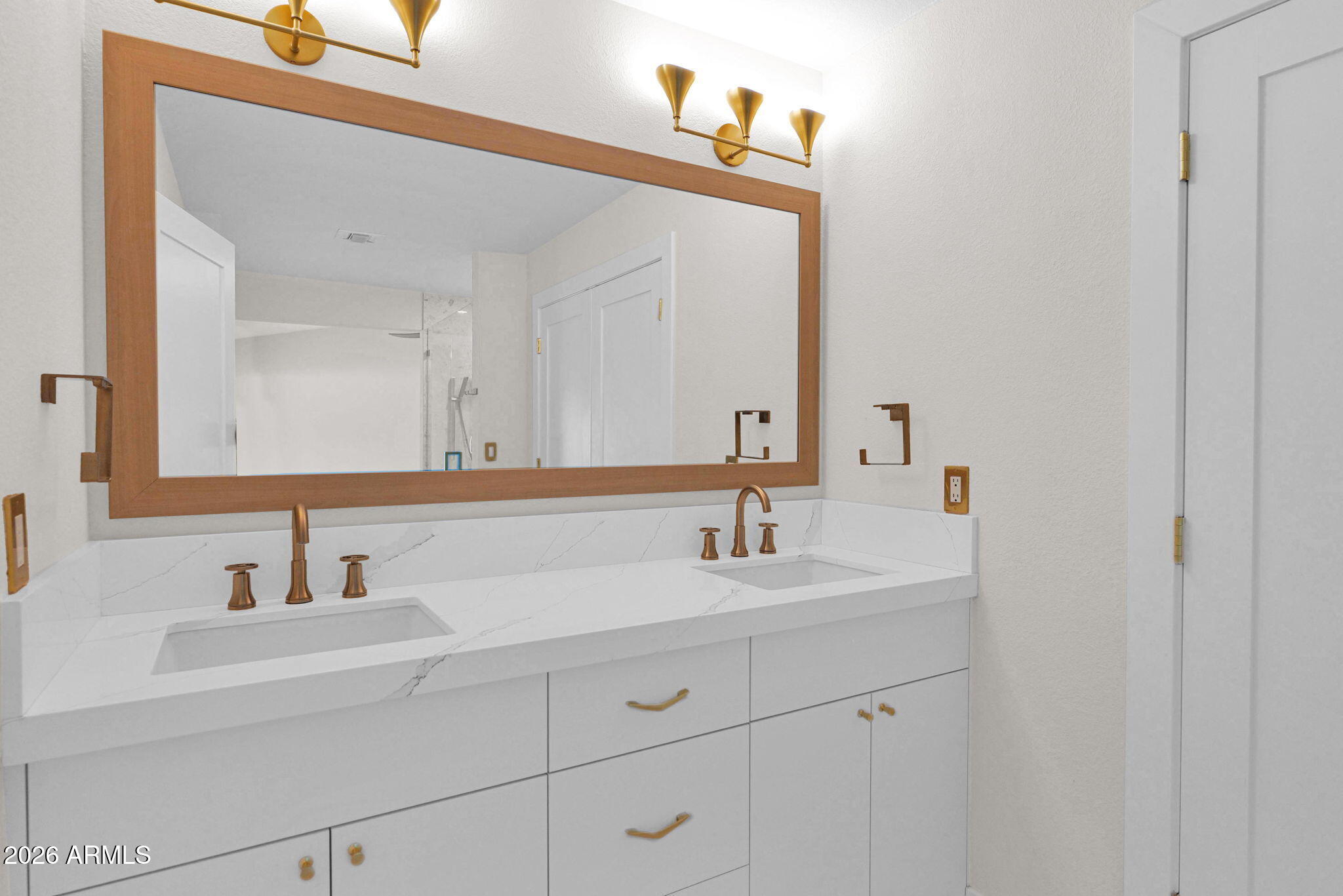 15650 North 60th Place Scottsdale, AZ 85254 - Photo 16 of 26 Primary Vanity