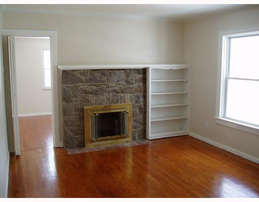4784 Williamsport Road Elizabeth, PA 15037 - Photo 2 of 8 Living Room.