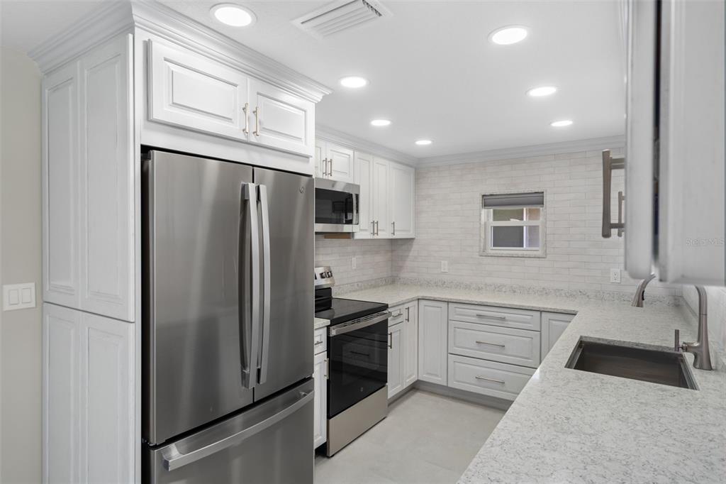 4105 Topsail Trail New Port Richey, FL 34652 - Photo 12 of 55 Gallery Image 12