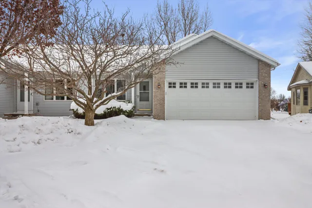 $384,900 | 635 Constitution Lane, DeForest, WI 53532