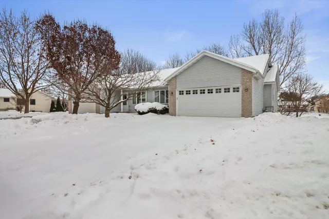 $384,900 | 635 Constitution Lane, DeForest, WI 53532