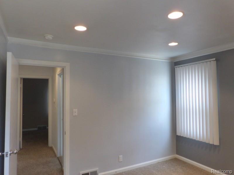 15418 Champaign Road Allen Park, MI 48101 - Photo 33 of 37