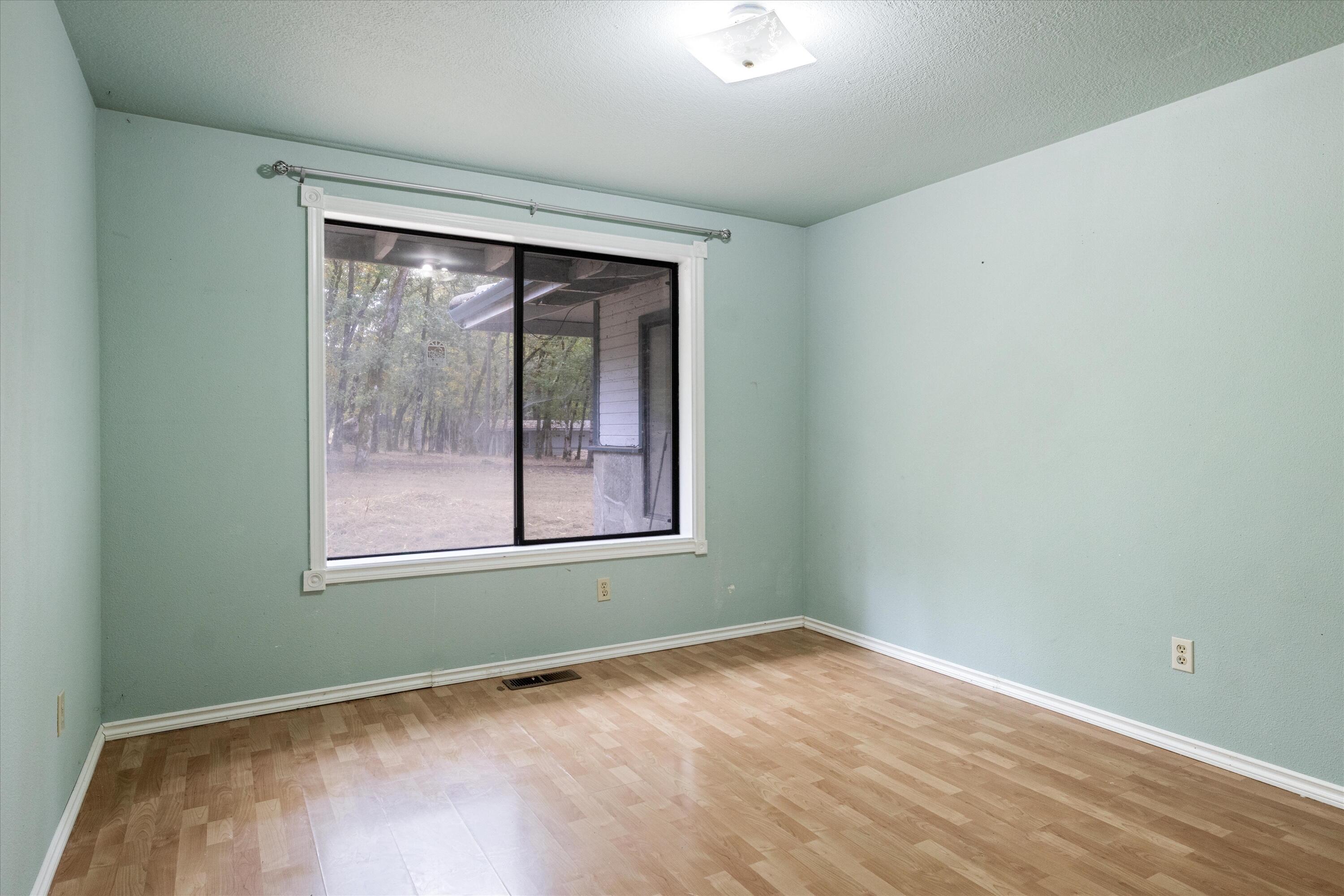 1080 Ferry Road Grants Pass, OR 97526 - Photo 27 of 60 28-IMG_0242
