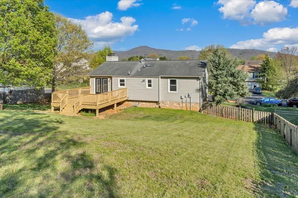 $374,950 | 1831 Summerfield Drive, Roanoke, VA 24012