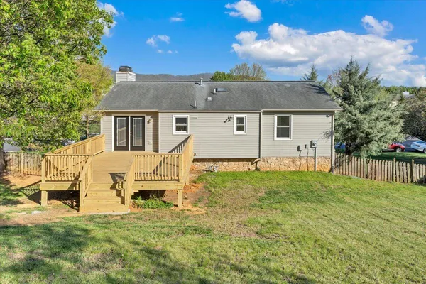 $374,950 | 1831 Summerfield Drive, Roanoke, VA 24012