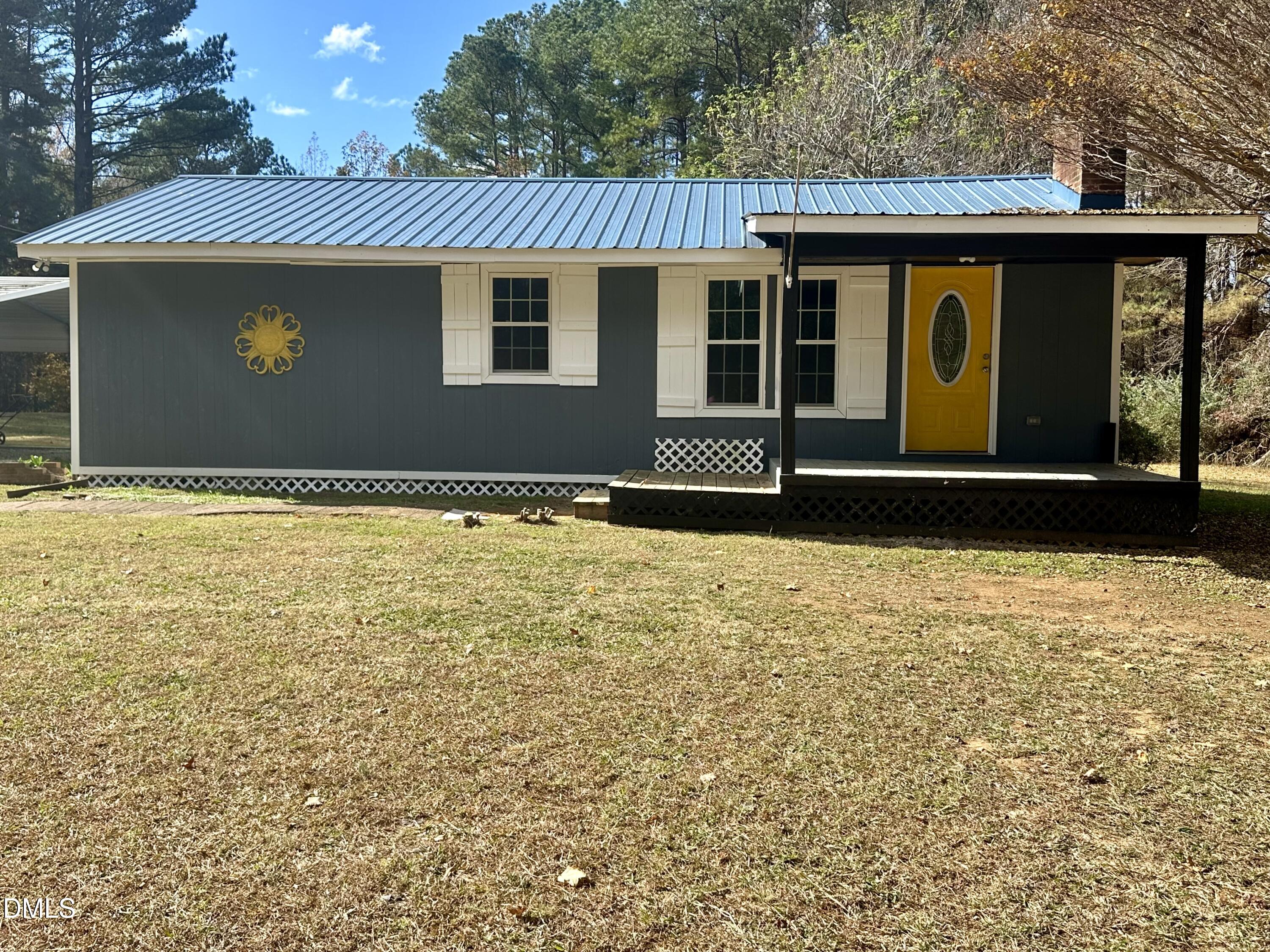 a view of outdoor space yard and garage