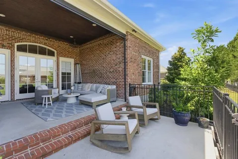 $865,000 | 5847 Lakeview Lane, Lake Charles, LA 70605