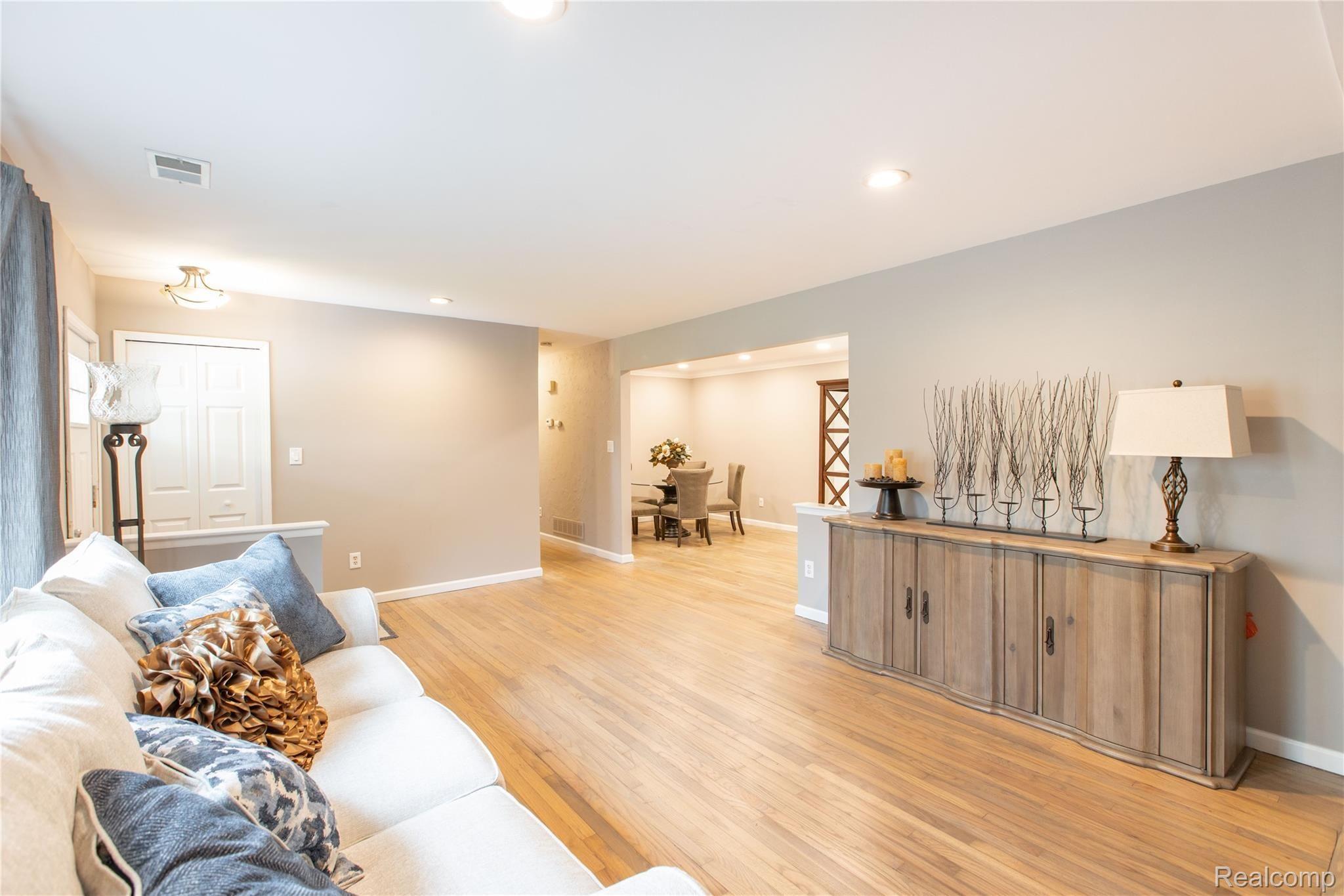 47865 Hanford Road Canton, MI 48187 - Photo 6 of 36 47865 Hanford Rd, Canton (6 of 36).jpg