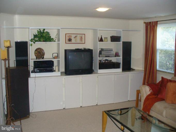3818 Kilburn Road Randallstown, MD 21133 - Photo 10 of 13 Family Room