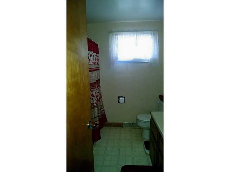 1327 Student Springfield, OH 45503 - Photo 11 of 17