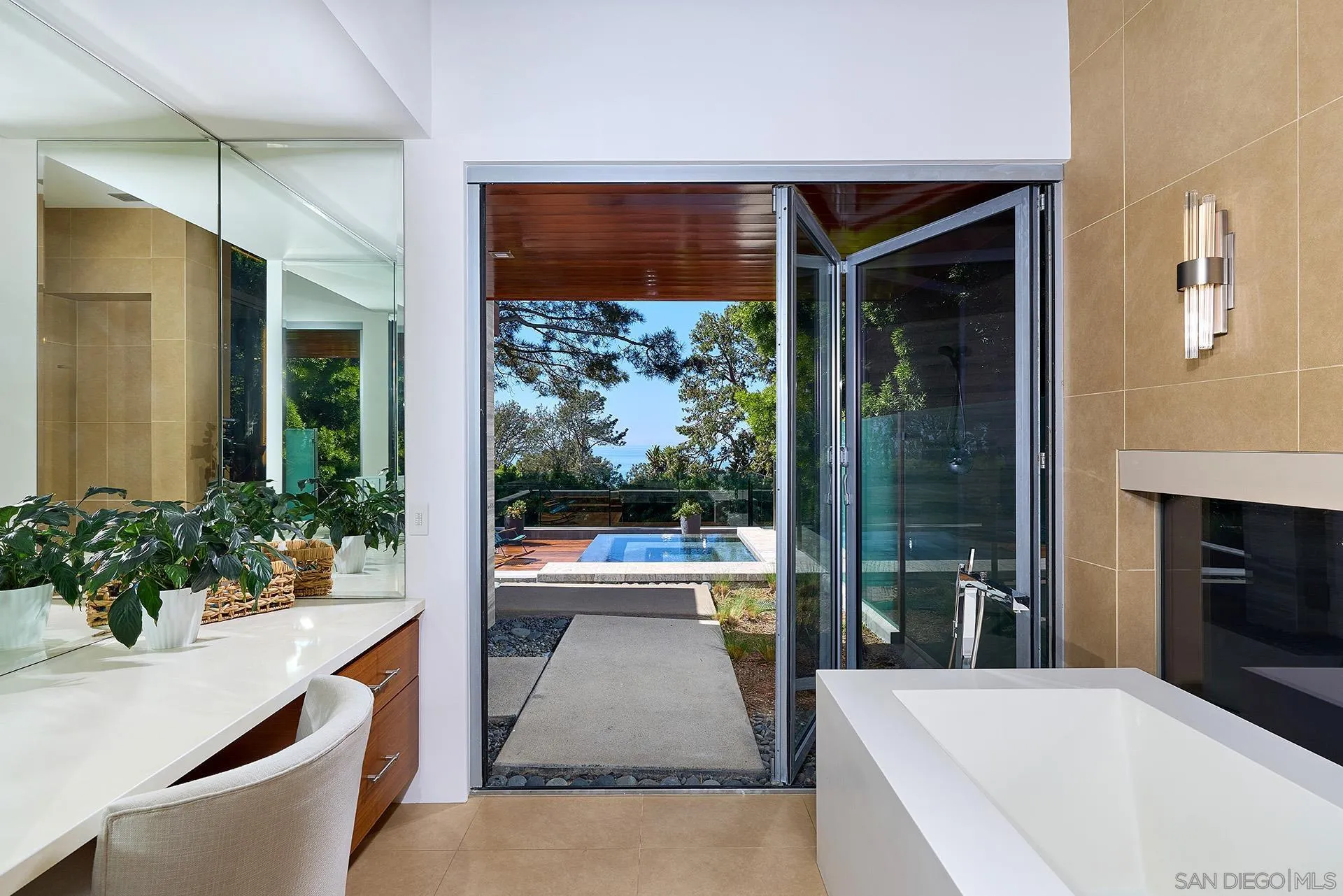 116 Nob Avenue Del Mar, CA 92014 - Photo 7 of 52