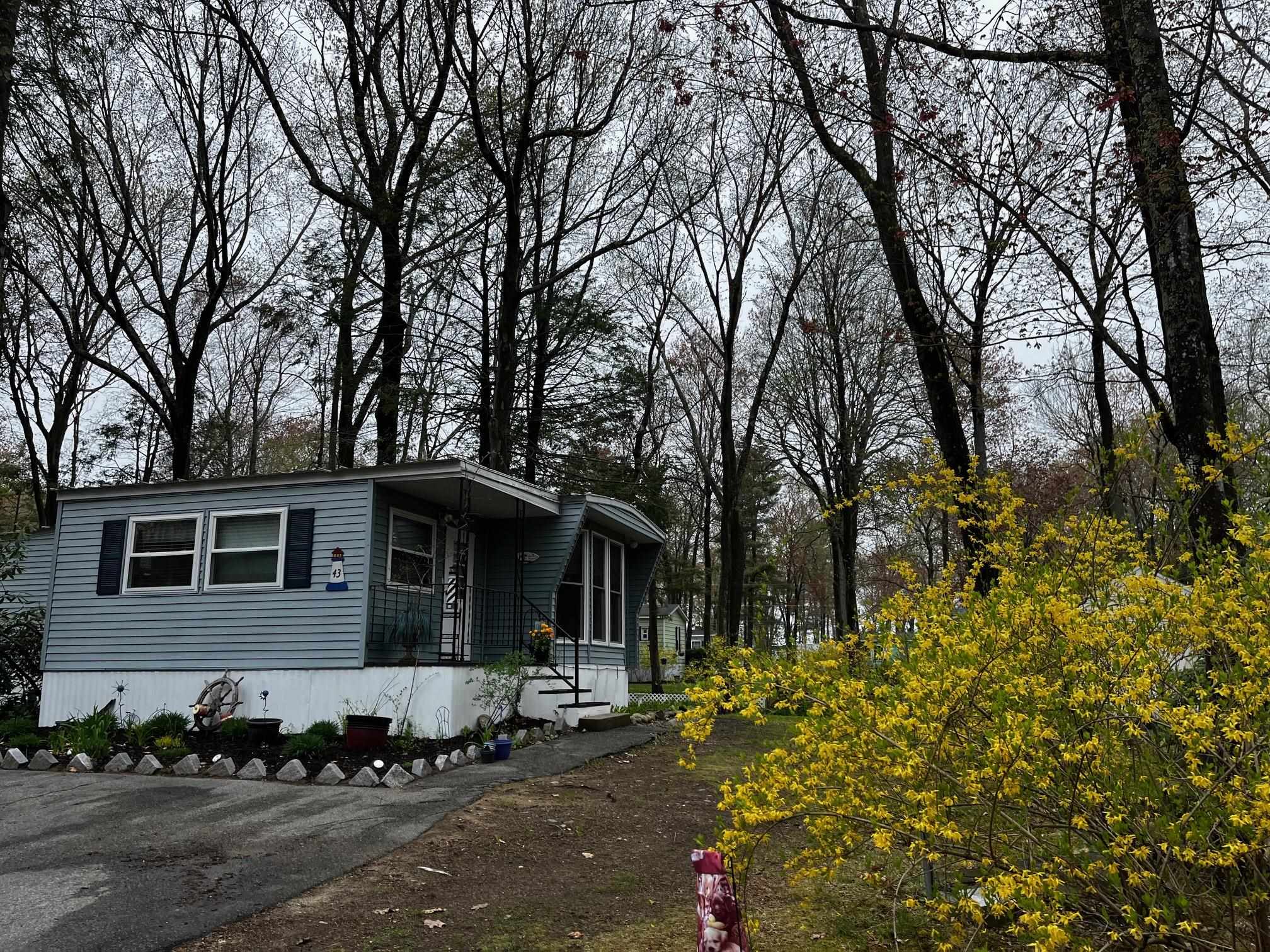 43 Bruce Road Seabrook, NH 03874 - Photo 2 of 9
