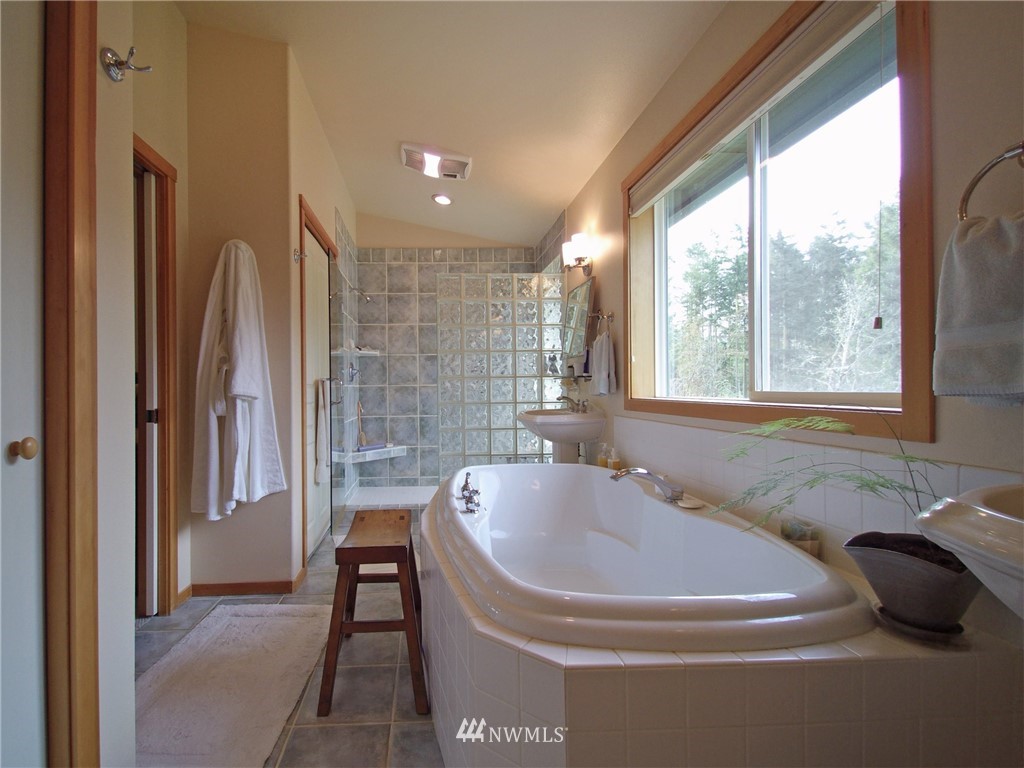 238 Rhapsody Drive Sequim, WA 98382 - Photo 11 of 25 Gallery Image 11