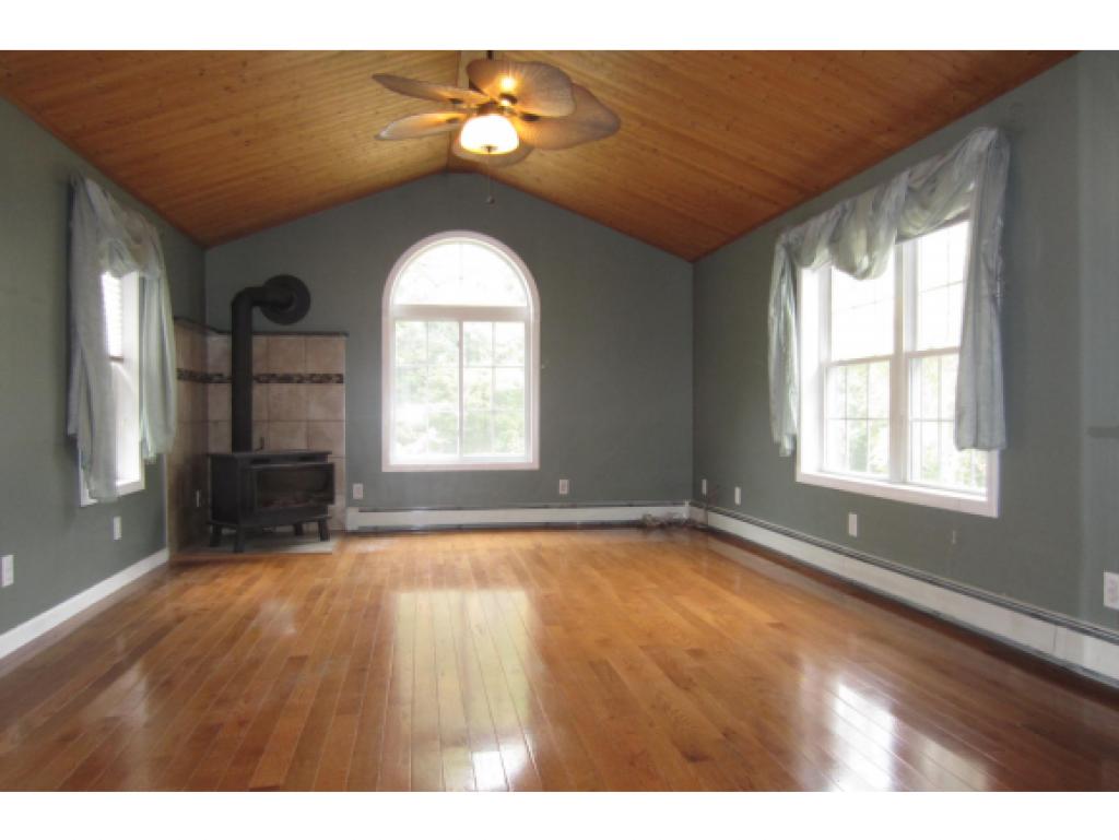 114 Lesnyk Road Goffstown, NH 03045 - Photo 13 of 31 Gallery Image 13