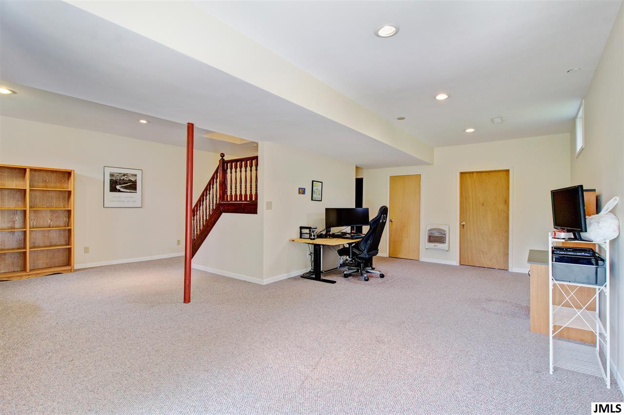 6852 Napoleon Road Jackson, MI 49201 - Photo 33 of 36 Photo 33