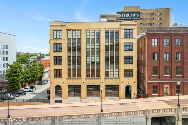 $2,700 | 220 West Jackson Avenue, Unit 404, Knoxville, TN 37902