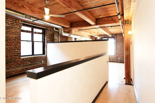 $2,700 | 220 West Jackson Avenue, Unit 404, Knoxville, TN 37902