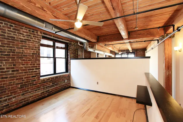 $2,700 | 220 West Jackson Avenue, Unit 404, Knoxville, TN 37902