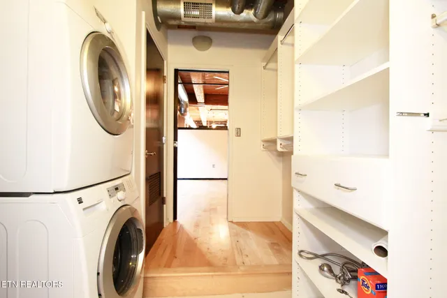 $2,700 | 220 West Jackson Avenue, Unit 404, Knoxville, TN 37902