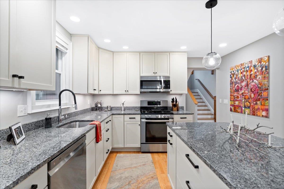 165 Taylor Street Manchester, NH 03103 - Photo 14 of 56