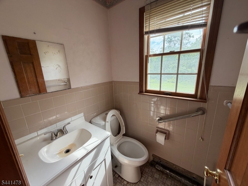 124 Perryville Road Pittstown, NJ 08867 - Photo 14 of 41