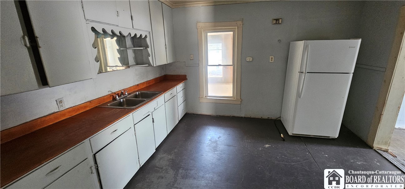 114 Water Street Jamestown, NY 14701 - Photo 18 of 27 Upper front apt